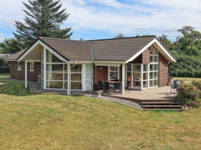 Three-Bedroom Holiday home in Vrådal